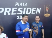 Maruarsirait bersama wali kota Surabaya eri cahyad