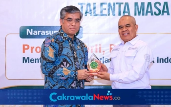 menaker yassierli ajak kampus dan industri atasi mismatch lulusan 2026