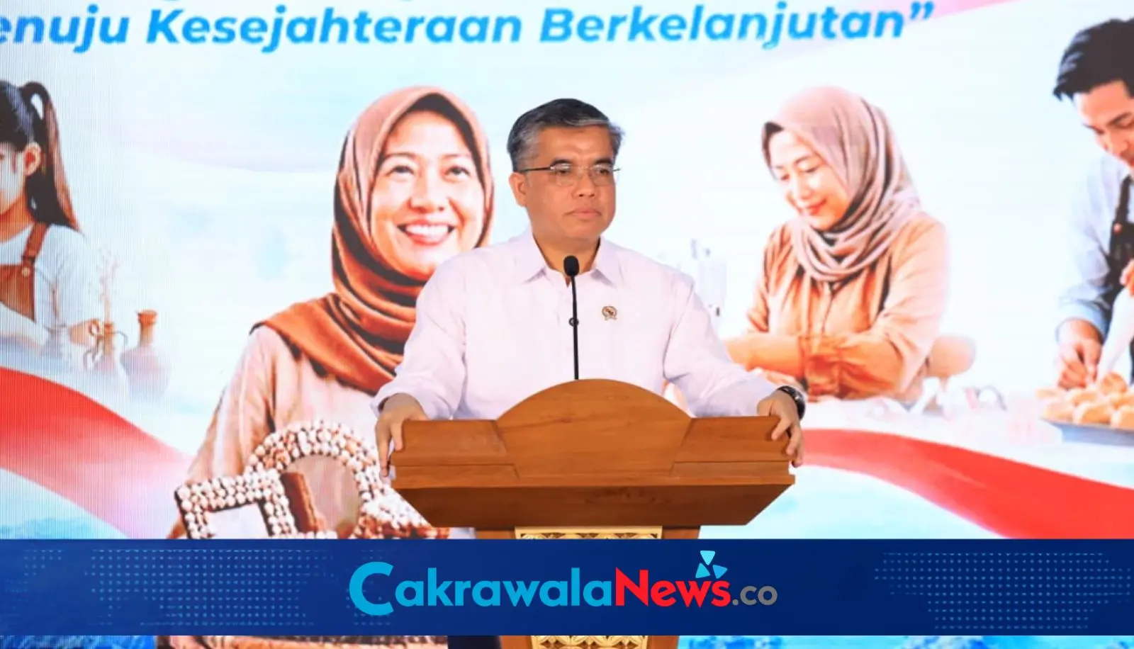 Menaker Yassierli Hadiri Soft Launching PEKA BPJS Ketenagakerjaan Di Bandung
