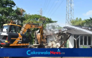 Penertiban aset lahan seluas 1.800 meter persegi di kawasan Tempat Pemakaman Umum (TPU) Keputih.