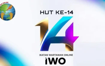 Pengurus dan anggota Ikatan Wartawan Online bersama masyarakat melakukan penanaman 1.400 pohon mangrove di Hutan Mangrove Tanjung Pasir PIK 2 Kabupaten Tangerang dalam rangka HUT IWO ke 14.