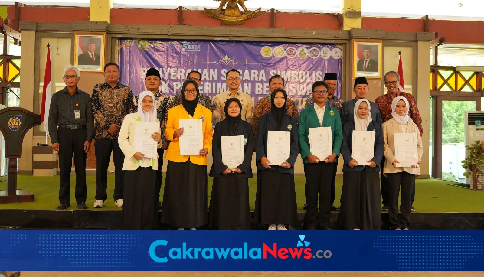 Penyerahan SK Beasiswa Sadesa kepada 362 Mahasiswa Kabupaten Tegal