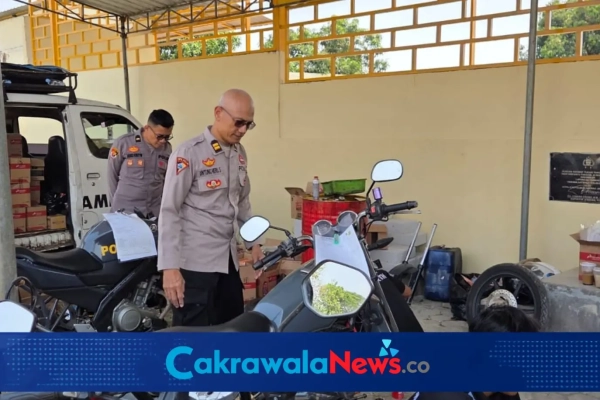  Polres Tegal Rutin Lakukan Perawatan Kendaraan Dinas