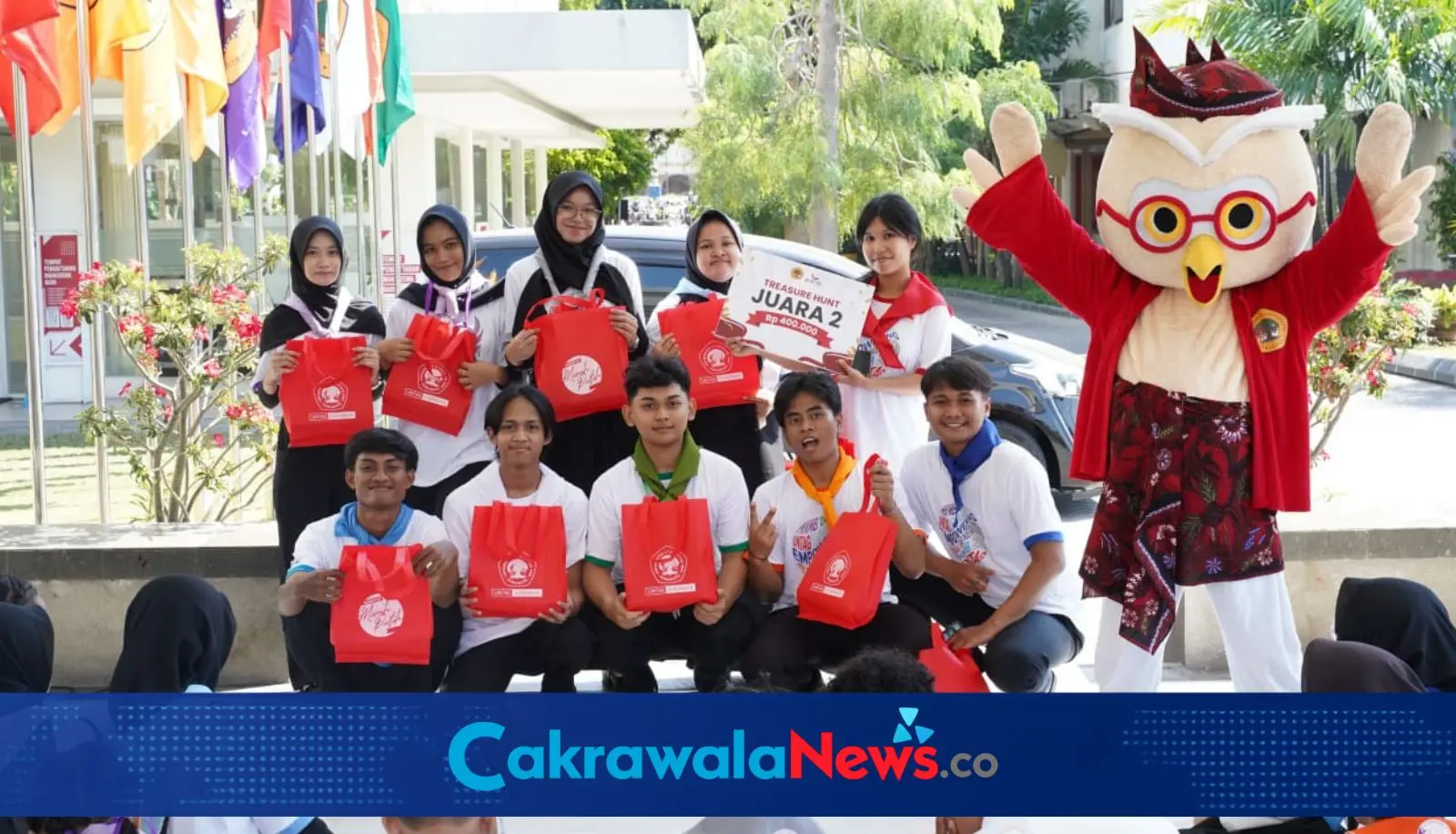 Serunya PKKMB Untag denganpermainan edukatif mencari boneka Owly.
