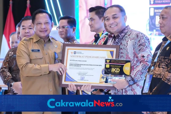 Pemkot Surabaya Raih Dukcapil Prima Award, Aktivasi IKD Masuk 10 Besar Nasional