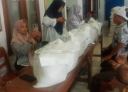 Pemdes Kepandean Tegal Salurkan 30 Kg Beras untuk 620 Keluarga