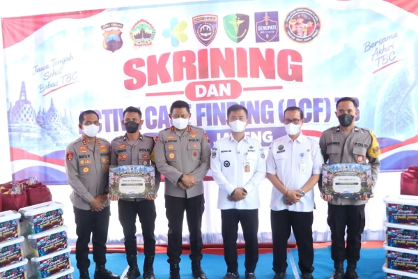 Kapolda Jateng Tinjau Skrining Tuberkulosis di Tegal melalui TOSS TB