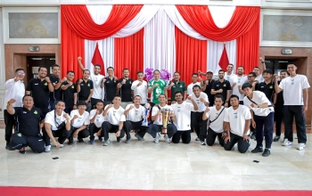 Pemkot Surabaya setelah audiensi dengan Futsal Bintang Timur Surabaya. (Diskominfo Surabaya)