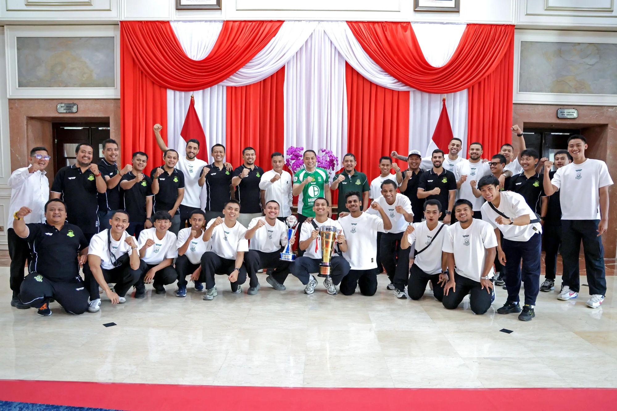 Pemkot Surabaya setelah audiensi dengan Futsal Bintang Timur Surabaya. (Diskominfo Surabaya)