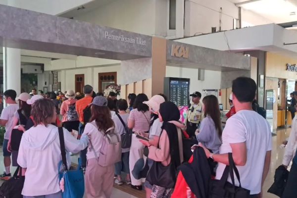 Penumpang Kereta Surabaya-Jakarta Melonjak 88 Persen Efek Jalur Udara Terganggu