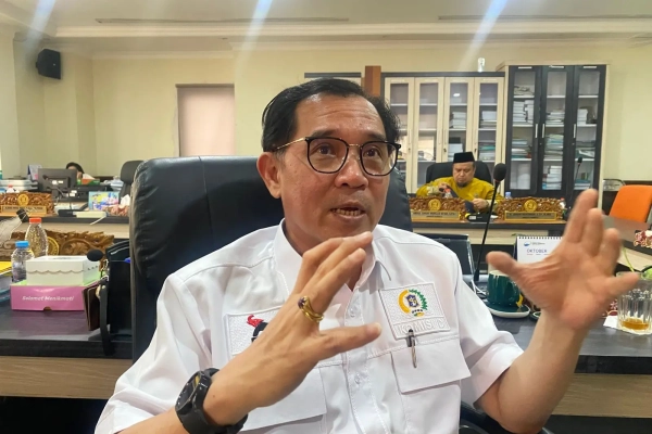 DPRD Surabaya Desak Investigasi Telusuri Rantai Pangan Buntut Jeruk Berbelatung di MBG