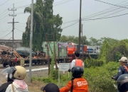 KAI Daop 8 Pajang Kendaraan Bekas Kecelakaan, Ingatkan Bahaya Terobos Palang