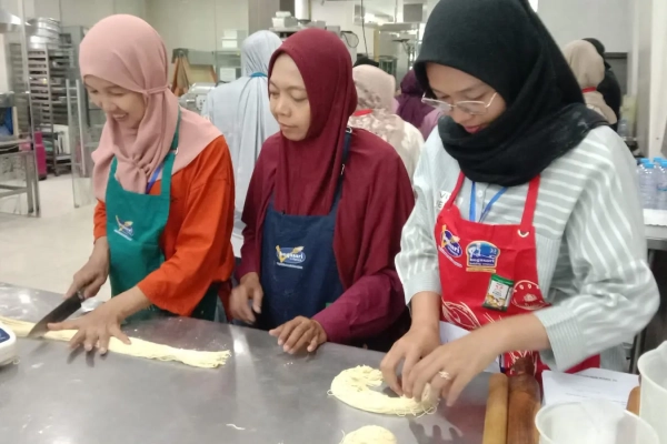 Seribu Lebih UMKM Pangan Surabaya Jadi Pasar Ekonomi Berbasis Terigu