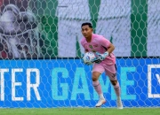 Belum Memuaskan, Kiper Persebaya Reza Arya Bertekad Cetak Kemenangan Pertama