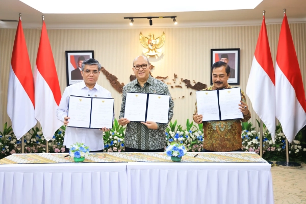Perizinan TKA Kini Terintegrasi di OSS, Layanan Tiga Kementerian Disatukan