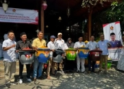 Gerindra Jatim  Dukung Gerakkan Indonesia ASRI,  Hidayat  Bagikan 300 Tempat Sampah di Mojokerto