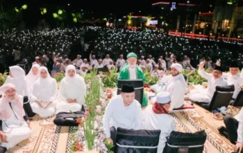Ribuan Masyarakat Bersholawat dan Doakan Jatim Guyub, Rukun, Aman di Hari Jadi ke-81