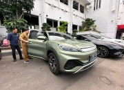 Mobil listrik kendaraan dinas Pemkot Surabaya. (Diskominfo Surabaya)