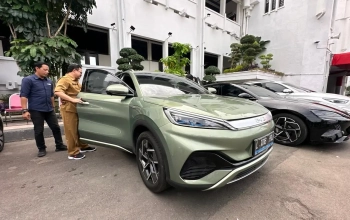 Mobil listrik kendaraan dinas Pemkot Surabaya. (Diskominfo Surabaya)