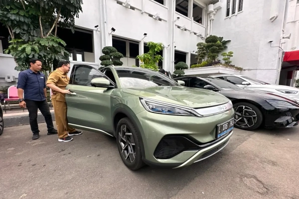 Kendaraan Dinas Surabaya Beralih ke Listrik, Skema Sewa Jadi Pertimbangan