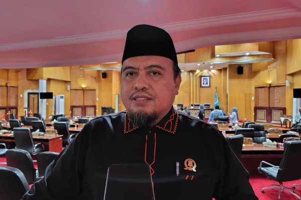 Pansus Jamsostek Surabaya dan Guru Besar Unair Kaji Pekerja Rentan, Bahas Batasan dan Kriteria