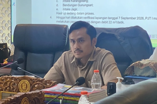 Lemak Sumbat Aliran Tunjungan, Komisi C Tegaskan Drainase Bukan IPAL Gratis
