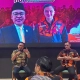 Arif Fathoni (kiri) saat menjadi narasumber dalam diskusi Kopi Cangkruk 2026 bertajuk Sekolah Demokrasi: Pendidikan Politik dan Kepemimpinan bagi Aktivis Mahasiswa, Rabu, 28 Oktober 2026.