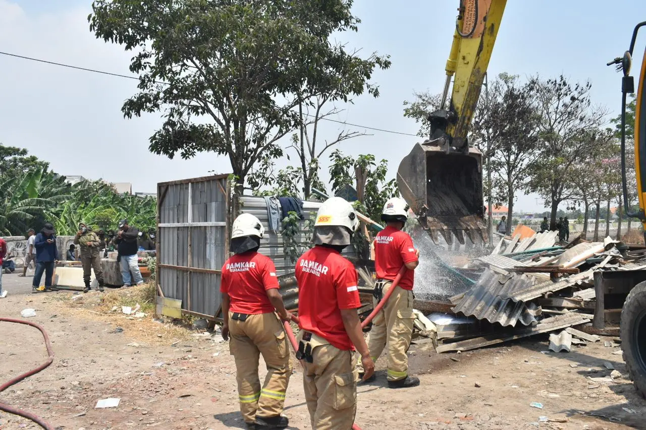 Penertiban aset di Jalan Nambangan (10)