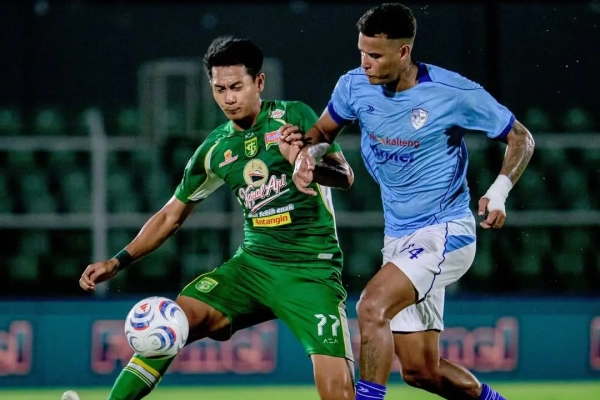 Cukur Isenmulang, Persebaya Bawa Pulang 3 Poin dari Lampung