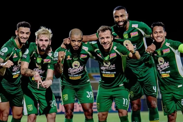 Lapangan dan Angin Jadi Kendala, Tavares Ungkap Tantangan Persebaya di Lampung