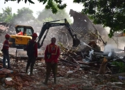 Pemkot Surabaya Tertibkan Bangunan di Lahan Aset 7.668 Meter Persegi
