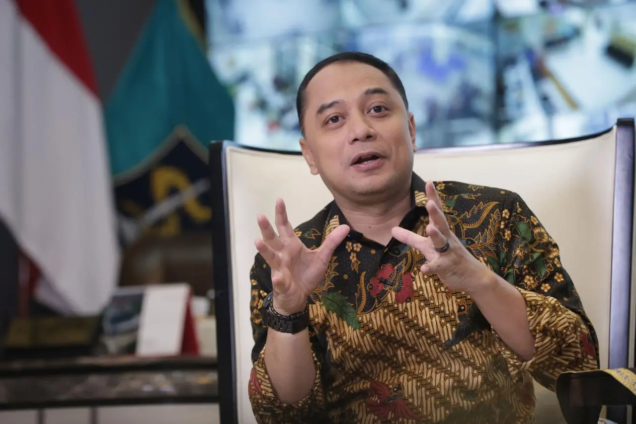 Wali Kota Surabaya Eri Cahyadi dengan terobosannya yakni Holine Lapor Cak Eri